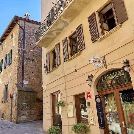 Vicolo Nobile *